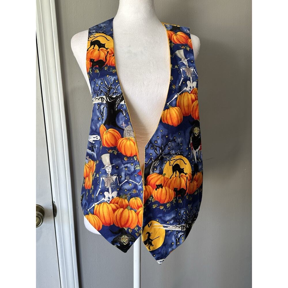 Halloween Vest Pumpkins Cats Skeletons Witches Haunted Scene Handmade Womens Med